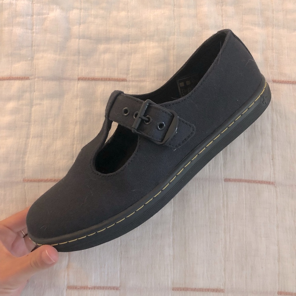 Dr. Martens Navy Blue MaryJane’s size 9